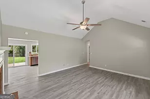 135 Riverside Ct, Sharpsburg, GA 30277 - Photo 7