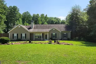 135 Riverside Ct, Sharpsburg, GA 30277 - Photo 3