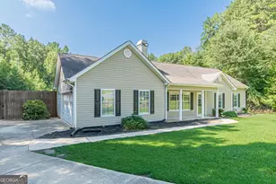 135 Riverside Ct, Sharpsburg, GA 30277 - Photo 3