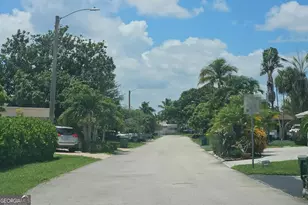 6104 Royal Poinciana Ln, Tamarac, FL 33319 - Photo 5