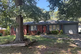 684 Virginia Cir, Forest Park, GA 30297 - Photo 1