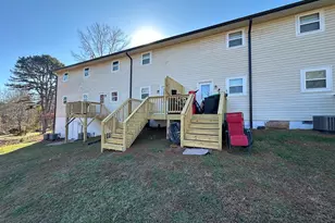450 Camp Creek Cir, Cornelia, GA 30531 - Photo 3