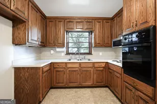 1711 Hebron Church Rd, Statham, GA 30666 - Photo 11