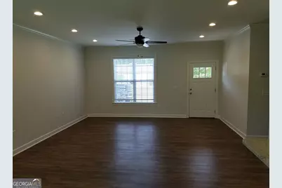 600 Country Club Road #APT E2, Dublin, GA 31021 - Photo 3