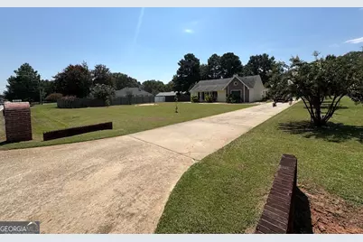 913 N Houston Lake Boulevard, Warner Robins, GA 31093 - Photo 3