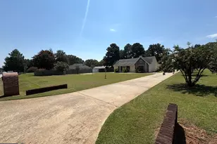 913 N Houston Lake Blvd, Warner Robins, GA 31093 - Photo 3
