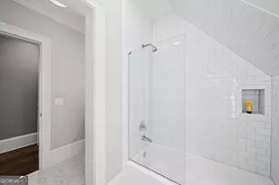 1610 W Sussex Rd NE, Atlanta, GA 30306 - Photo 43