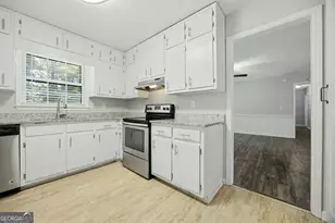2384 3 Bars Dr, Snellville, GA 30078 - Photo 7