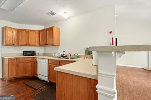 4353 Flat Stone Ln, Snellville, GA 30039 - Photo 9