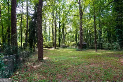 613 Sheppard Rd, Stone Mountain, GA 30083 - Photo 17