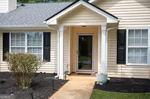22 Lexington Dr, Grantville, GA 30220 - Photo 3