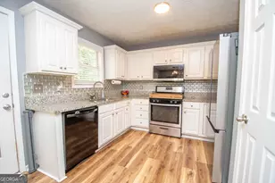 22 Lexington Dr, Grantville, GA 30220 - Photo 11