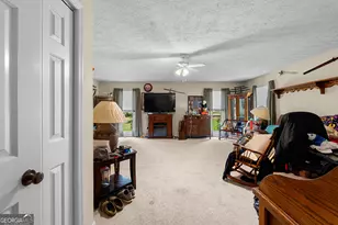 55 Manor Cir, Sharpsburg, GA 30277 - Photo 17