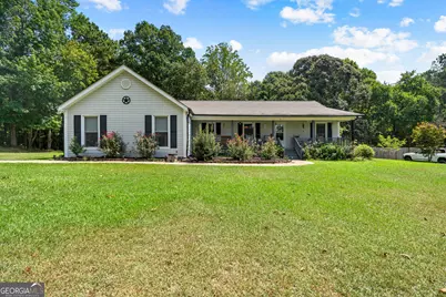 55 Manor Circle, Sharpsburg, GA 30277 - Photo 1