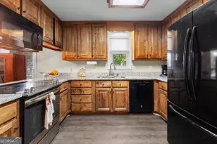 55 Manor Cir, Sharpsburg, GA 30277 - Photo 11