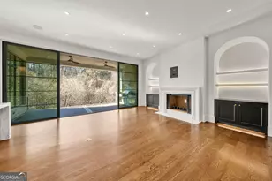 469 Emily Reed Ln, Atlanta, GA 30342 - Photo 9