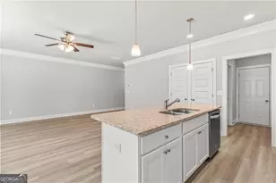 24 Richardson St, Winder, GA 30680 - Photo 9