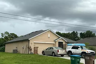 605 SW 7th Pl, Cape Coral, FL 33991 - Photo 3