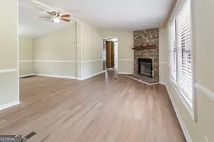 165 Giles Cir, Byron, GA 31008 - Photo 5