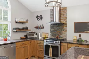 221 Oakdale Dr, Cornelia, GA 30531 - Photo 9