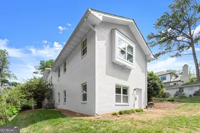 6350 N Hampton Drive, Sandy Springs, GA 30328 - Photo 13