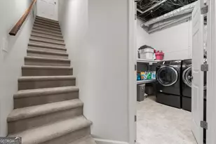 6350 N Hampton Dr, Sandy Springs, GA 30328 - Photo 49