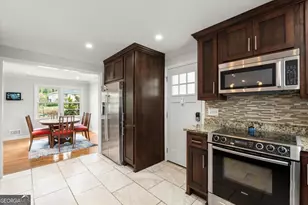 6350 N Hampton Dr, Sandy Springs, GA 30328 - Photo 29