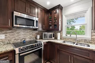 6350 N Hampton Dr, Sandy Springs, GA 30328 - Photo 27