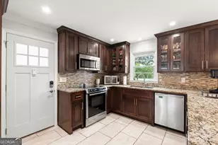 6350 N Hampton Dr, Sandy Springs, GA 30328 - Photo 31