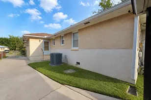 916 Carver St, Savannah, GA 31415 - Photo 7