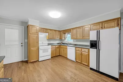 1229 Crestview Dr, Elberton, GA 30635 - Photo 11