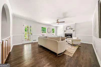 3627 Stonehenge Way NE, Marietta, GA 30066 - Photo 17