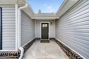 421 Riley Cir NW, Milledgeville, GA 31061 - Photo 5