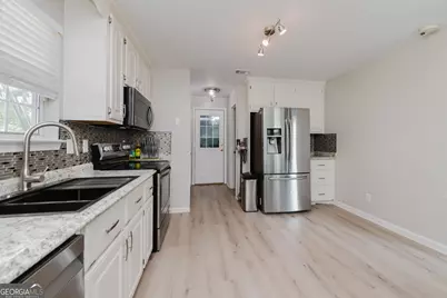 111 Saint Brendans Drive, Bonaire, GA 31005 - Photo 11