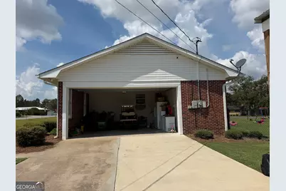 438 W Oglethorpe Avenue, Lyons, GA 30436 - Photo 23