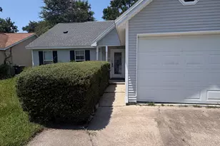 303 Holly Ct, Kingsland, GA 31548 - Photo 1