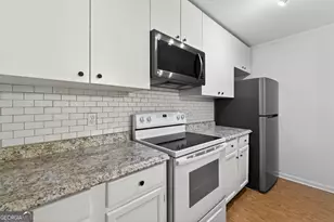 201 Barrington Hills Dr, Atlanta, GA 30350 - Photo 11