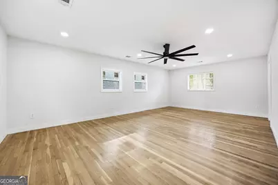 42 W Belle Isle Road NE, Atlanta, GA 30342 - Photo 9