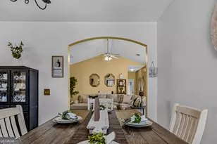 230 River Meadow Dr, Lagrange, GA 30241 - Photo 9