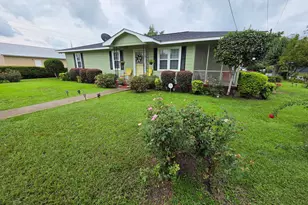 9 Pecan Dr, Hazlehurst, GA 31539 - Photo 1