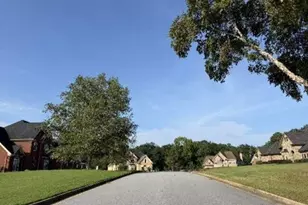 2560 Oak Creek Ln, Conyers, GA 30094 - Photo 3