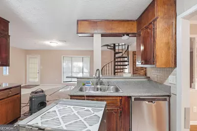 2231 Scotty Circle, Decatur, GA 30032 - Photo 13