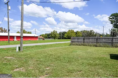 2817 Cherokee Street, Waycross, GA 31503 - Photo 17
