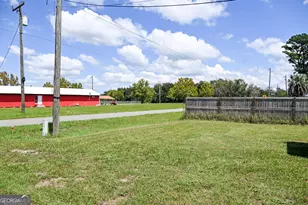 2817 Cherokee St, Waycross, GA 31503 - Photo 17