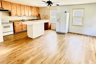 111B Tyler St, Barnesville, GA 30204 - Photo 3