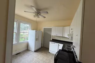 204 Royal Ave, Hogansville, GA 30230 - Photo 3