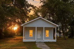 23 Wilson St, Nahunta, GA 31553 - Photo 1