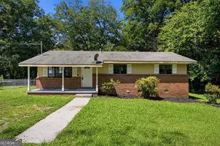 320 Smith Cir, Tunnel Hill, GA 30755 - Photo 1