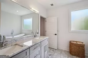 129 Holiday Ave, Atlanta, GA 30307 - Photo 19