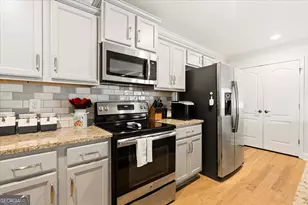 305 Lamplight Dr, Byron, GA 31008 - Photo 9
